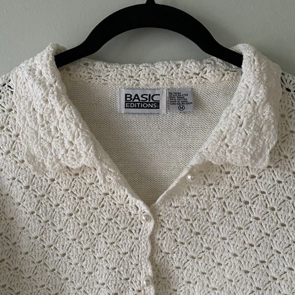 Basic Editions Vintage White Crochet Top with Scalloped Edges (Medium) - Picture 4 of 11